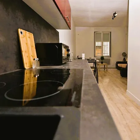 L'industriel Narbonnais 아파트